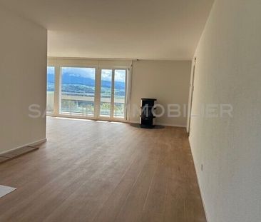 APPARTEMENT RENOVE DE 4½ PIÈCES AVEC VUE DEGAGEE - Photo 2