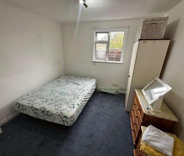 Studio, Eastcote Lane, HA2 - Photo 3