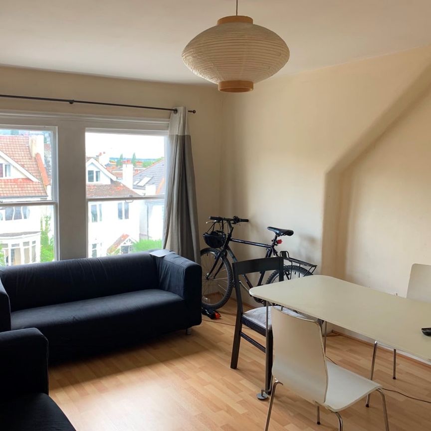2 Bed Flat, London, N10 - Photo 1