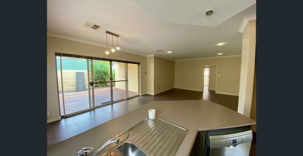 Large 4×2 Executive Property – 142A Planet Street, Carlisle - Photo 1