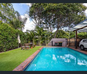 Modern Family Home with Pool in Prime Holland Park Location - Photo 1