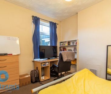 4 bed Semi-Detached House for Rent - Photo 4