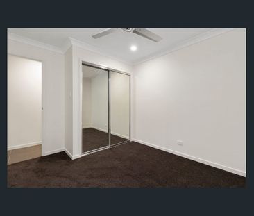 Modern 4BR Family Home in Logan Reserve (Pets Allowed) - Photo 6