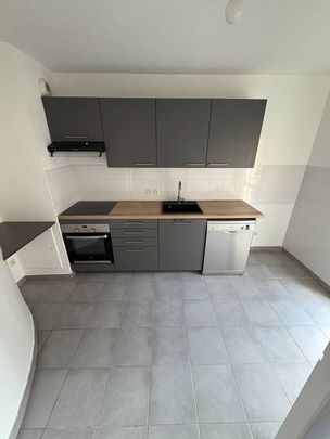 Location appartement Grenoble 38000 50.18 m² - Photo 1