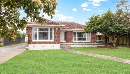 1137 New North Road, Mount Albert - Photo 3