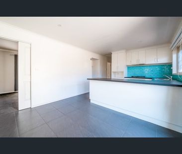 34 Whipbird Drive, Carrum Downs, Vic 3201 - Photo 3