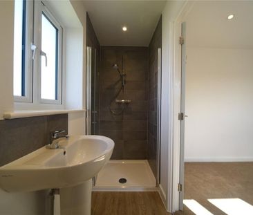 3 bedroom semi-detached house to rent - Photo 4