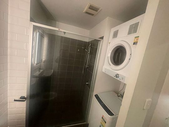 Central Auckland Studio Apt with Balcony! - Photo 1