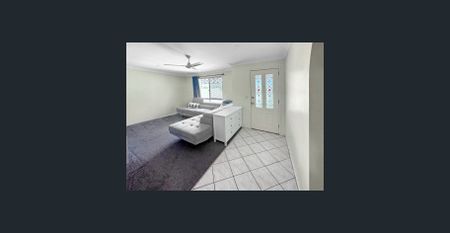 LOWSET FAMILY HOME! - Photo 5