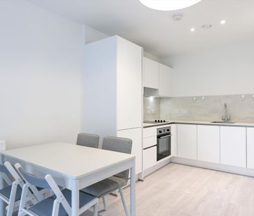 One bedroom apartment in Caturra Court, Hayes. - Photo 6