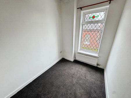3 bedroom end of terrace house to rent - Photo 4