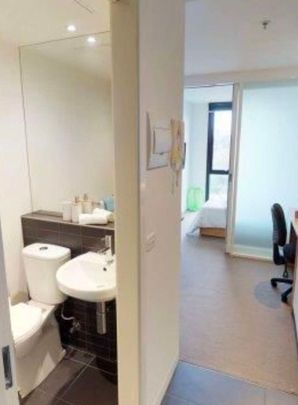 North Melbourne - Photo 1