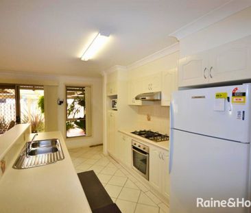SPACIOUS FAMILY HOME - Photo 6