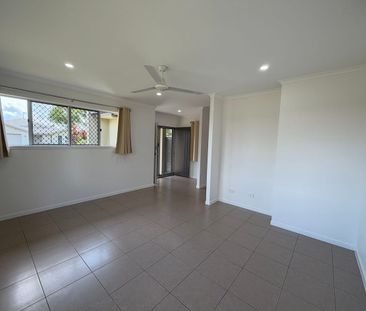 WONDERFUL FAMILY HOME – METICULOUSLY MAINTAINED - Photo 1