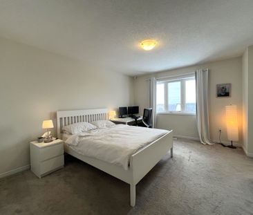 For Lease - 25 Allcroft Court, Hamilton, Ontario - Photo 4