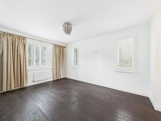 5 bedroom detached house to rent - Photo 1