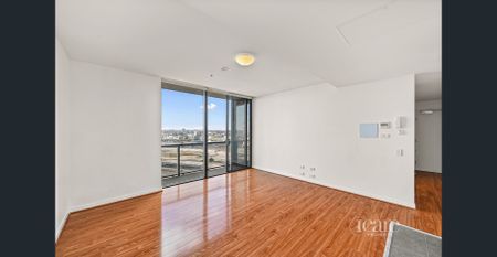 Spectacular View at Docklands Apartment - Photo 2
