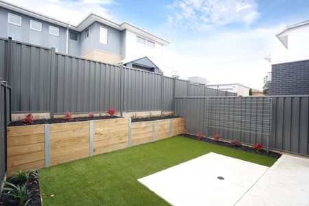 8/662-664 Pascoe Vale Road, Oak Park VIC 3046 - Photo 3