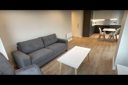 2 Bed Flat, The Gate, M4 - Photo 4