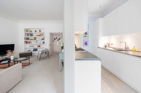 2 Bed Flat, Sloane Gardens, SW1W - Photo 4