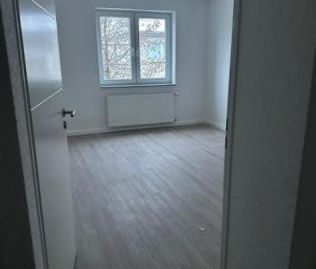 Biete eine ca. 115 m2 große Wg. zur Miete an Die Wohnung wurde Kern... - Photo 6