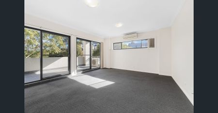 Spacious & Peaceful Apartment in a Prime Kellyville Ridge Location - Photo 2