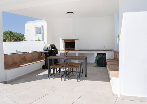 Luxury Villa for rent in Benahavís, Spain