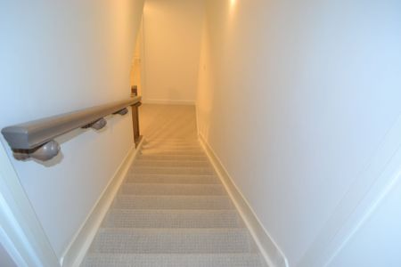 For Lease - 373 Olivenite Private, Barrhaven, Ontario - Photo 5