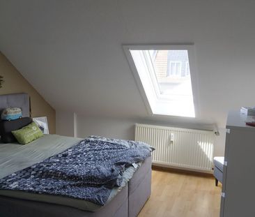 JUNGE PÄRCHEN AUFGEPASST! (stadtnahe) 3 Zimmer-DG-Wohnung sucht neue Mieter - Photo 3