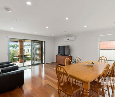 Family Home in California Gully - Photo 2