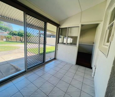 Only a 6 Month Lease on Offer! - Photo 4