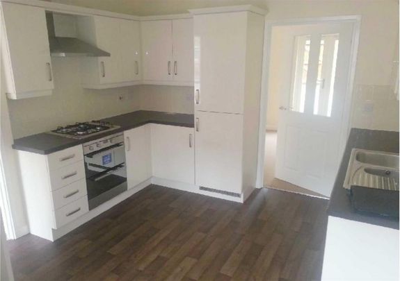 5 bedroom private hall to rent - Photo 1