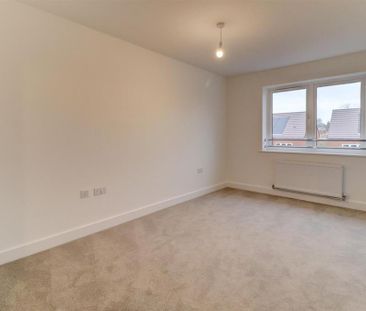 3 bedroom semi-detached house to rent - Photo 4