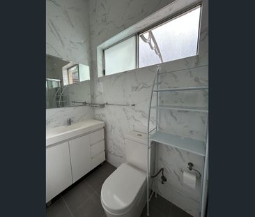 Furnished 1-Bedroom Granny Flat / Outstanding Transport Convenience - Photo 4