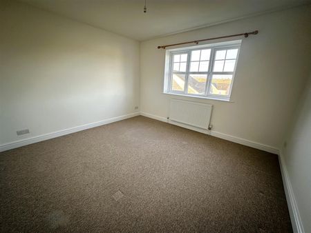 Stainers Way, Chippenham, SN14 - Photo 4