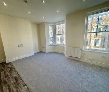 Albemarle Crescent, Scarborough - Photo 2