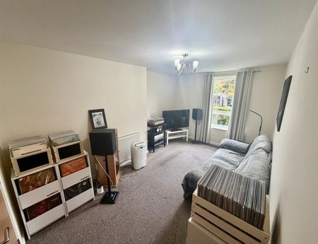 2 Bedroom Apartment To Let - Photo 3