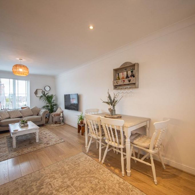 2 bedroom flat to rent - Photo 1