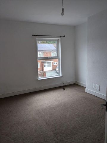 2 bedroom semi-detached house to rent - Photo 2