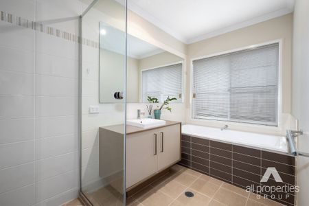 Gorgeous Plantation Home! - Photo 3