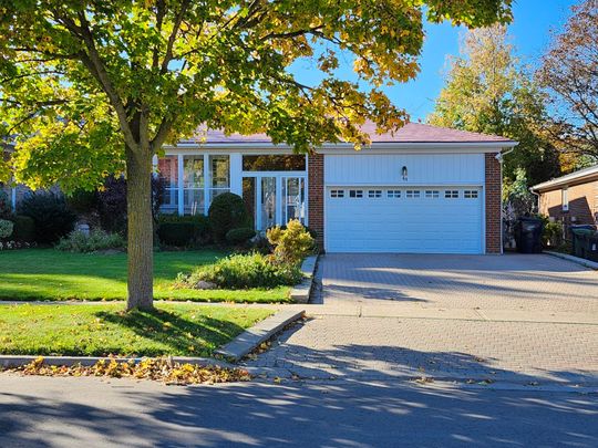 For Lease - 49 Chartland Boulevard, Toronto, Ontario - Photo 1