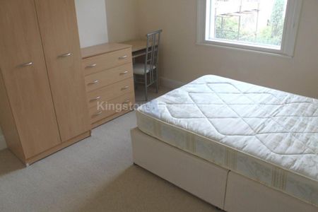 4 bedroom semi-detached house to rent - Photo 5