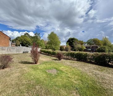 4 bedroom detached house to rent - Photo 3