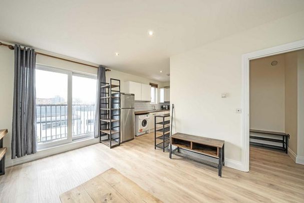 1 bedroom flat to rent - Photo 1