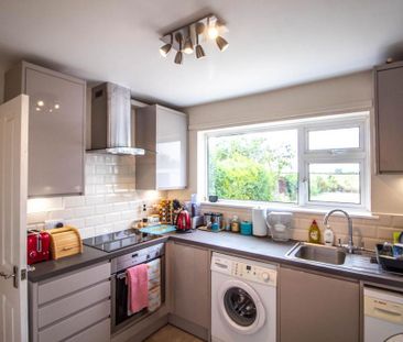 3 bedroom semi-detached house to rent - Photo 2