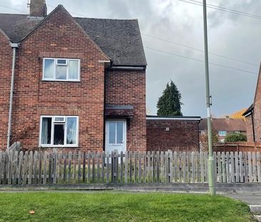 4 bedroom semi-detached house to rent - Photo 2