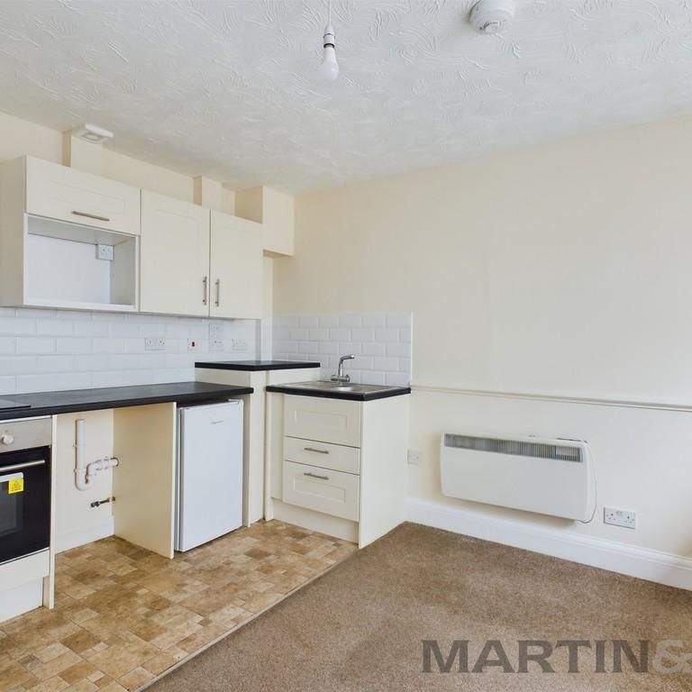 Studio to rent - Photo 1