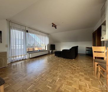 Möblierte 2 Zimmer-DG-Wohnung im 3-FH - Photo 2