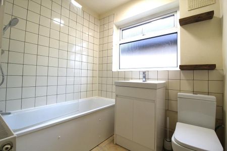 2 bedroom maisonette to rent - Photo 3