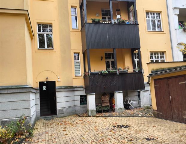 Tolle 2 R-Altbauwohnung mit viel Charme, Bad mit Wanne, gemütlicher Balkon! - Foto 1